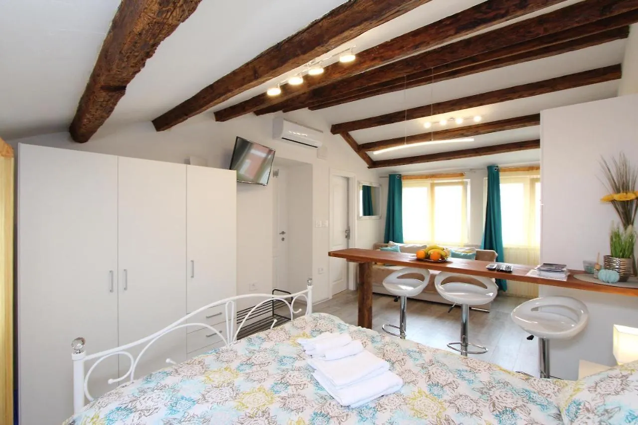 Studio Mira Rovinj Apartment