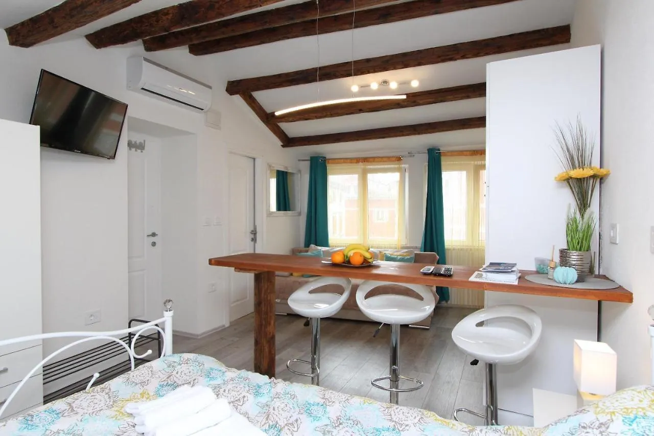 Studio Mira Rovinj Apartment